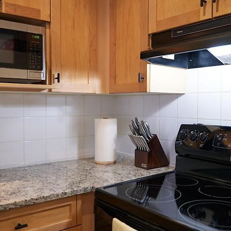 Mtn View Escape With King Size Bed With Outdoor Pool - Banff Pass Included! Apartment Canmore Ngoại thất bức ảnh