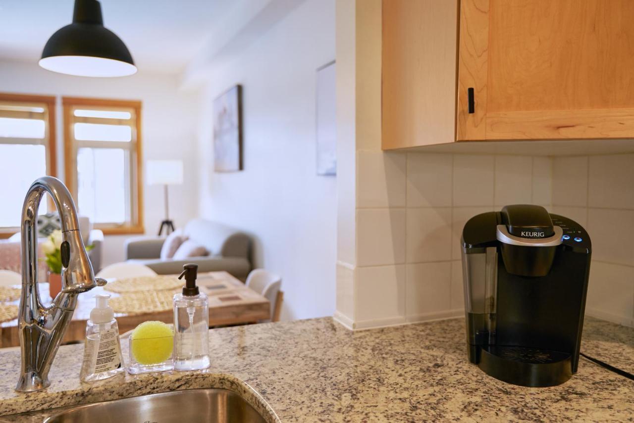 Mtn View Escape With King Size Bed With Outdoor Pool - Banff Pass Included! Apartment Canmore Ngoại thất bức ảnh