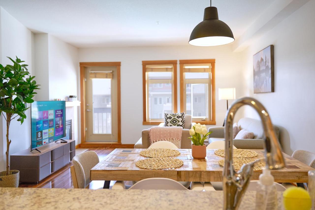 Mtn View Escape With King Size Bed With Outdoor Pool - Banff Pass Included! Apartment Canmore Ngoại thất bức ảnh