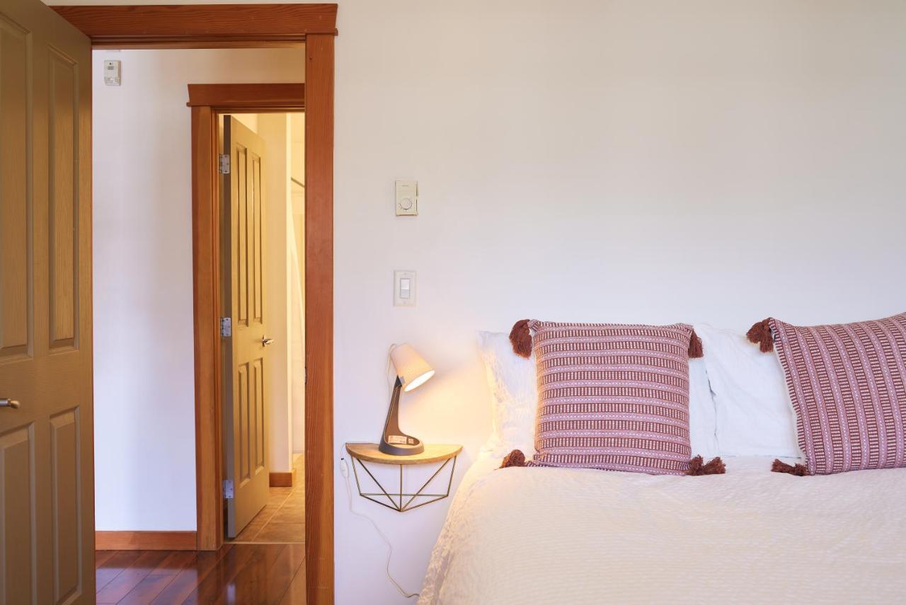 Mtn View Escape With King Size Bed With Outdoor Pool - Banff Pass Included! Apartment Canmore Ngoại thất bức ảnh