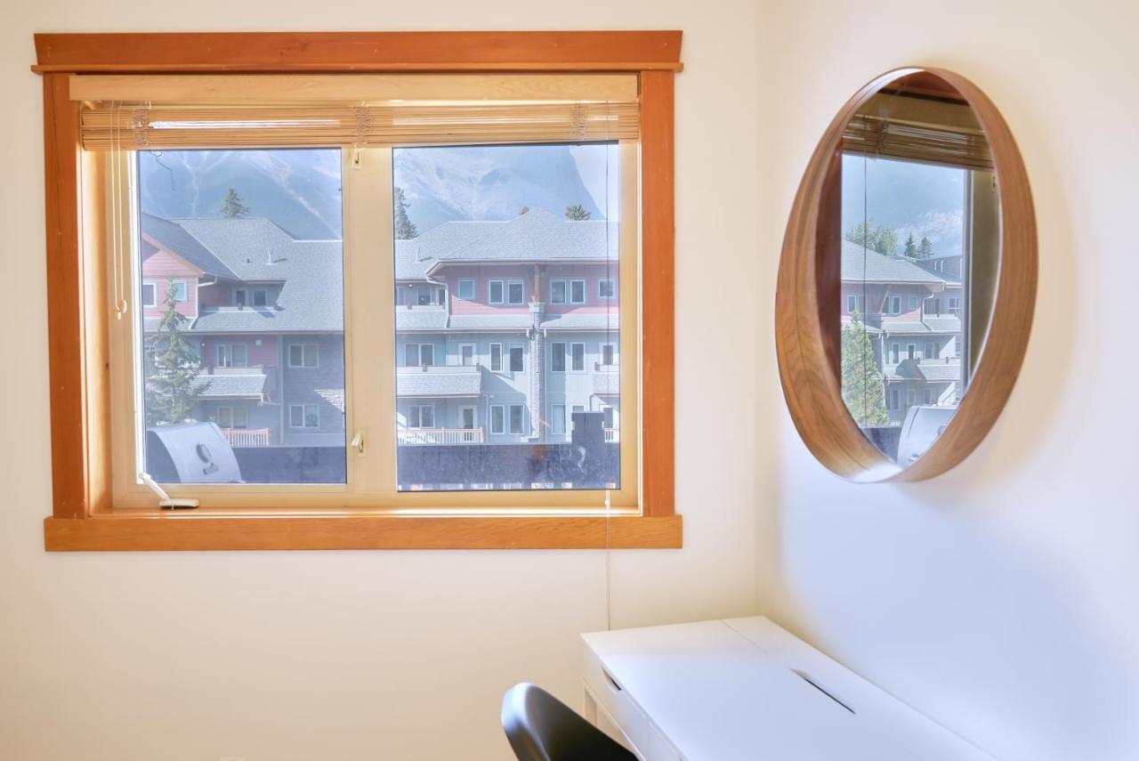 Mtn View Escape With King Size Bed With Outdoor Pool - Banff Pass Included! Apartment Canmore Ngoại thất bức ảnh