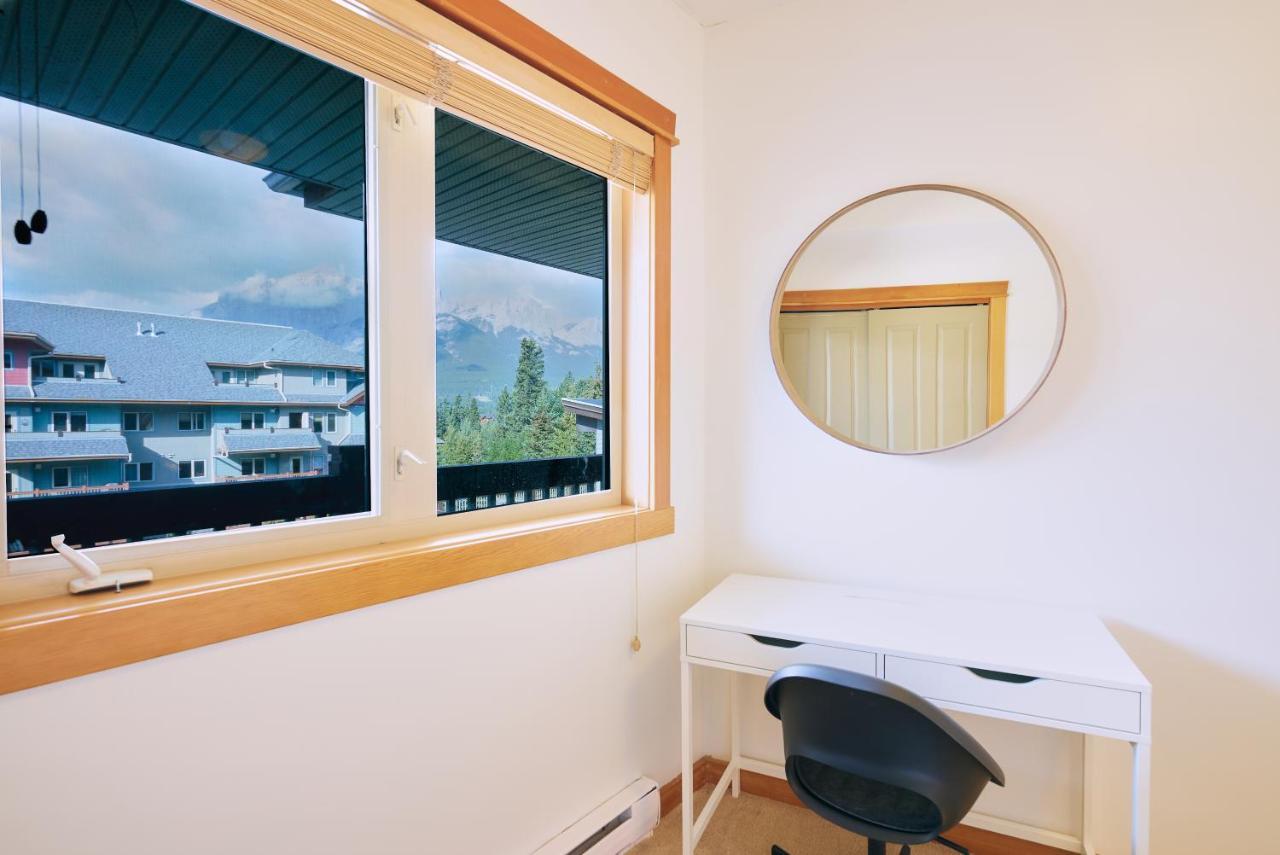 Mtn View Escape With King Size Bed With Outdoor Pool - Banff Pass Included! Apartment Canmore Ngoại thất bức ảnh