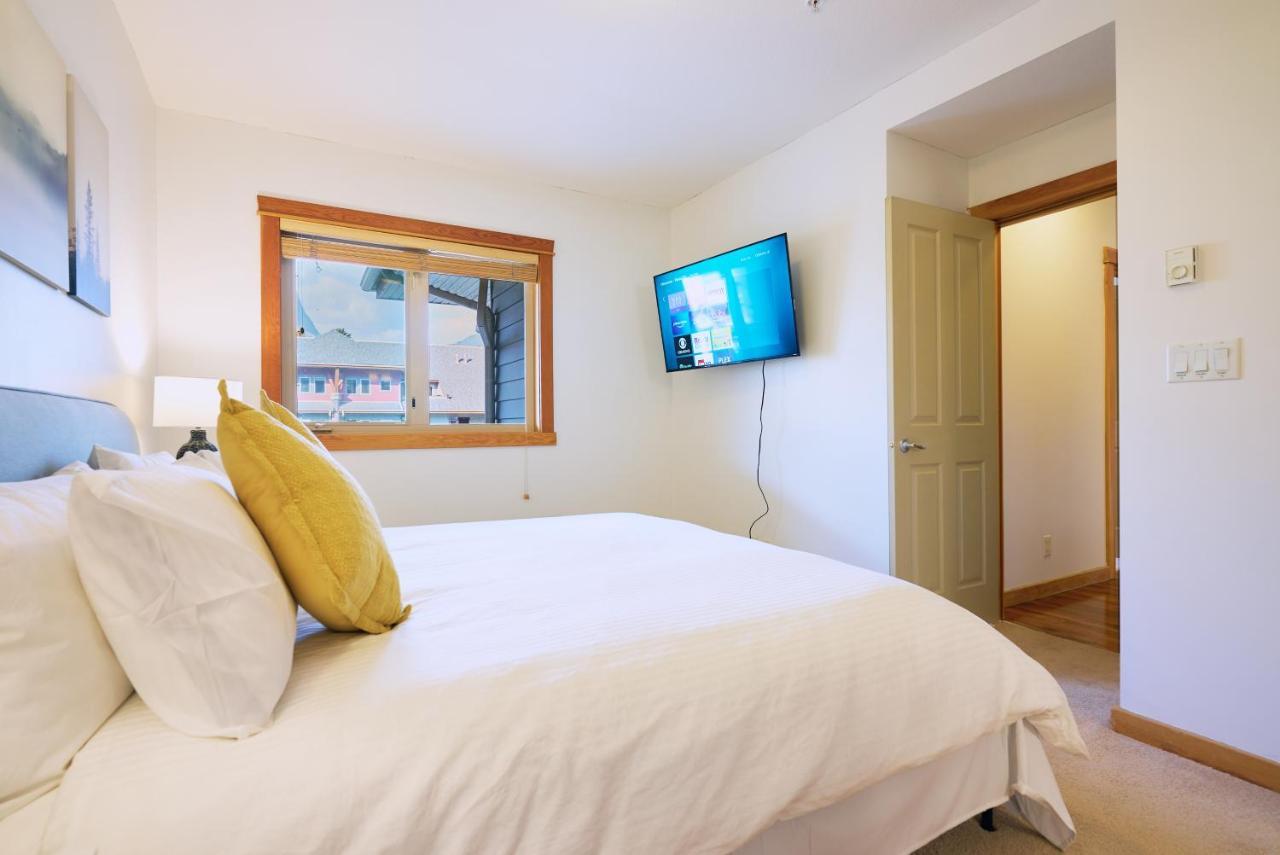Mtn View Escape With King Size Bed With Outdoor Pool - Banff Pass Included! Apartment Canmore Ngoại thất bức ảnh