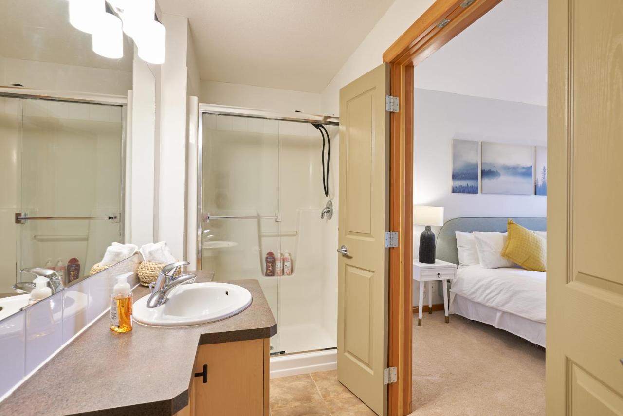 Mtn View Escape With King Size Bed With Outdoor Pool - Banff Pass Included! Apartment Canmore Ngoại thất bức ảnh