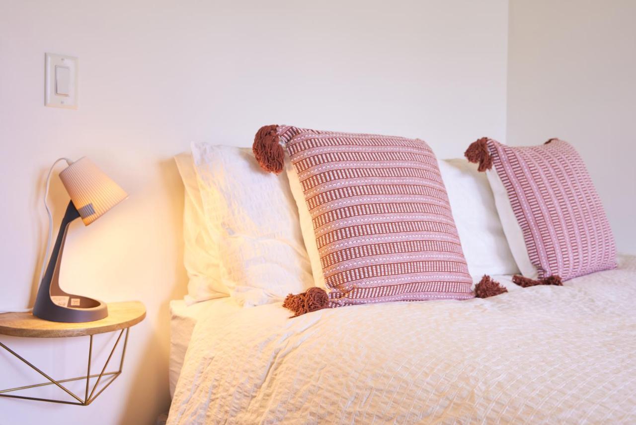 Mtn View Escape With King Size Bed With Outdoor Pool - Banff Pass Included! Apartment Canmore Ngoại thất bức ảnh