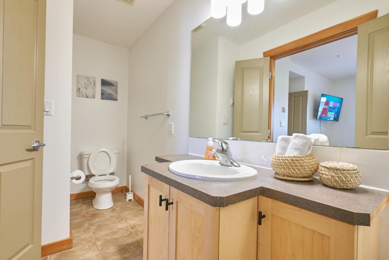 Mtn View Escape With King Size Bed With Outdoor Pool - Banff Pass Included! Apartment Canmore Ngoại thất bức ảnh