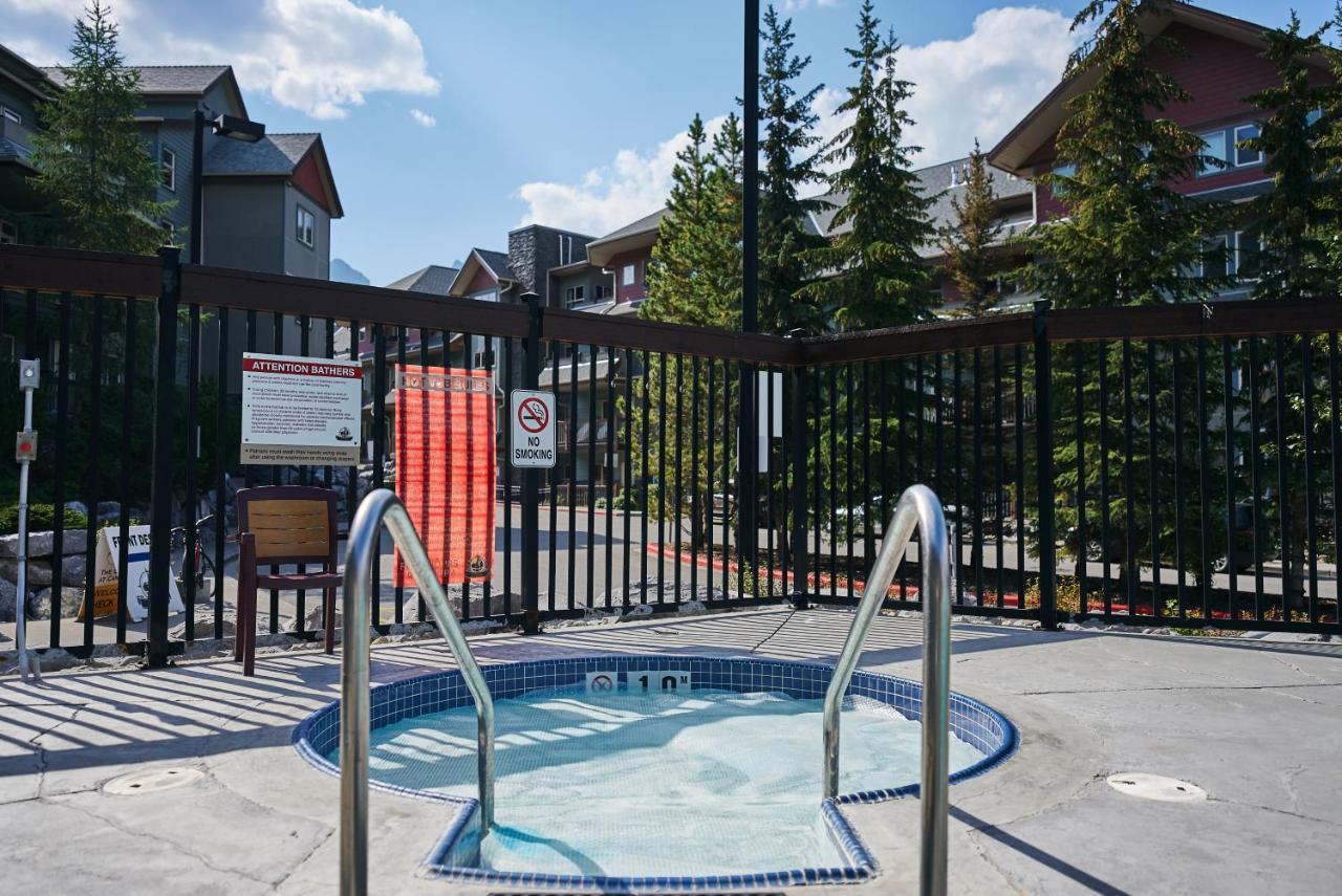 Mtn View Escape With King Size Bed With Outdoor Pool - Banff Pass Included! Apartment Canmore Ngoại thất bức ảnh