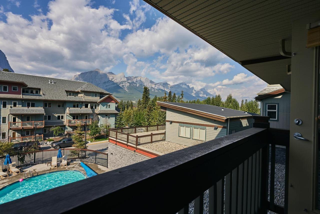 Mtn View Escape With King Size Bed With Outdoor Pool - Banff Pass Included! Apartment Canmore Ngoại thất bức ảnh