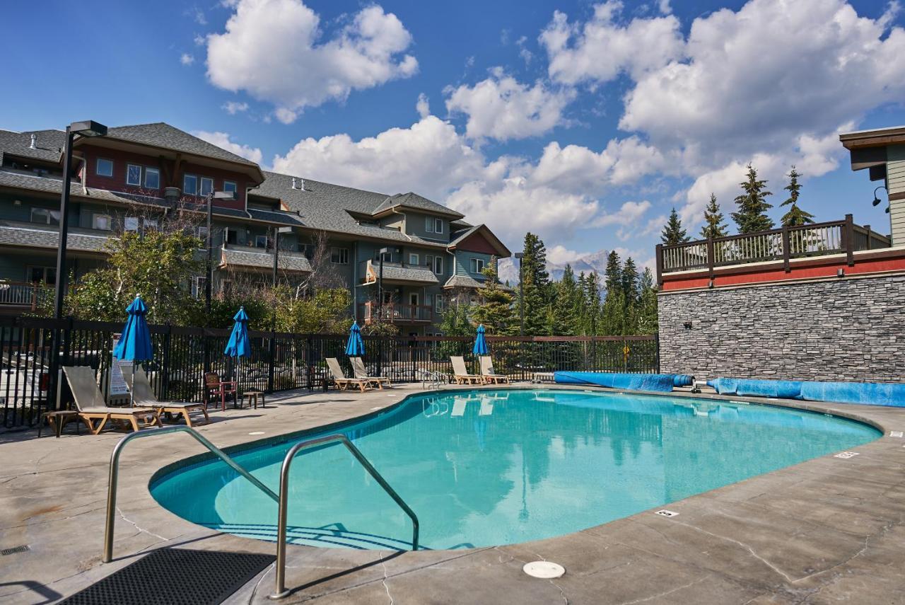 Mtn View Escape With King Size Bed With Outdoor Pool - Banff Pass Included! Apartment Canmore Ngoại thất bức ảnh