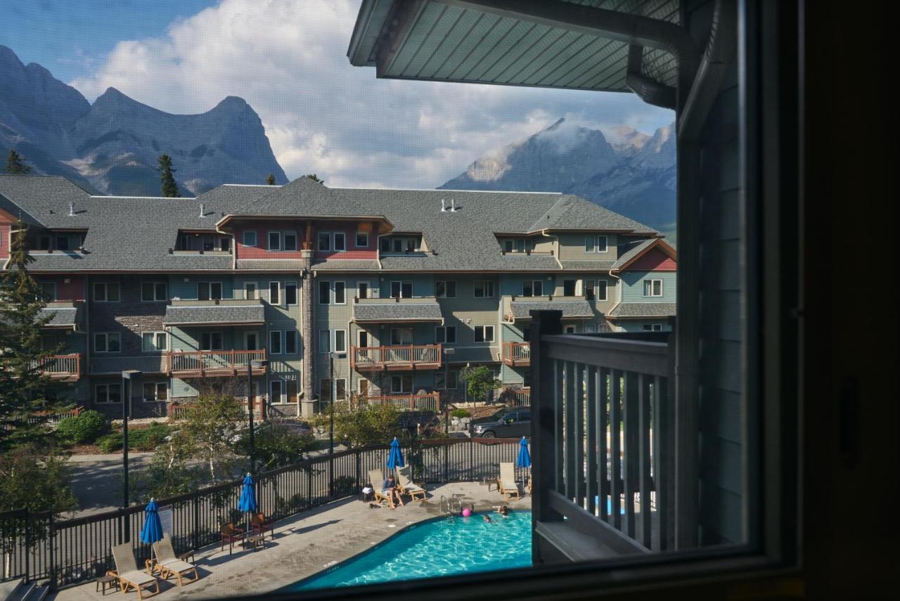 Mtn View Escape With King Size Bed With Outdoor Pool - Banff Pass Included! Apartment Canmore Ngoại thất bức ảnh